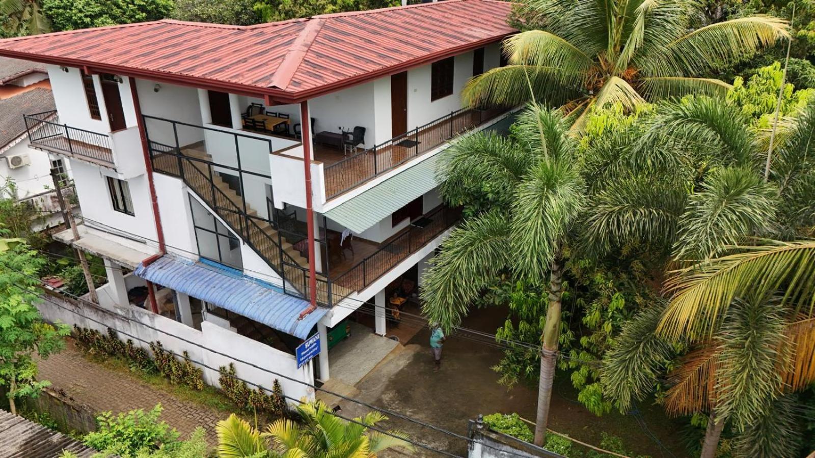 Suwani Pinnawala Homestay Zewnętrze zdjęcie