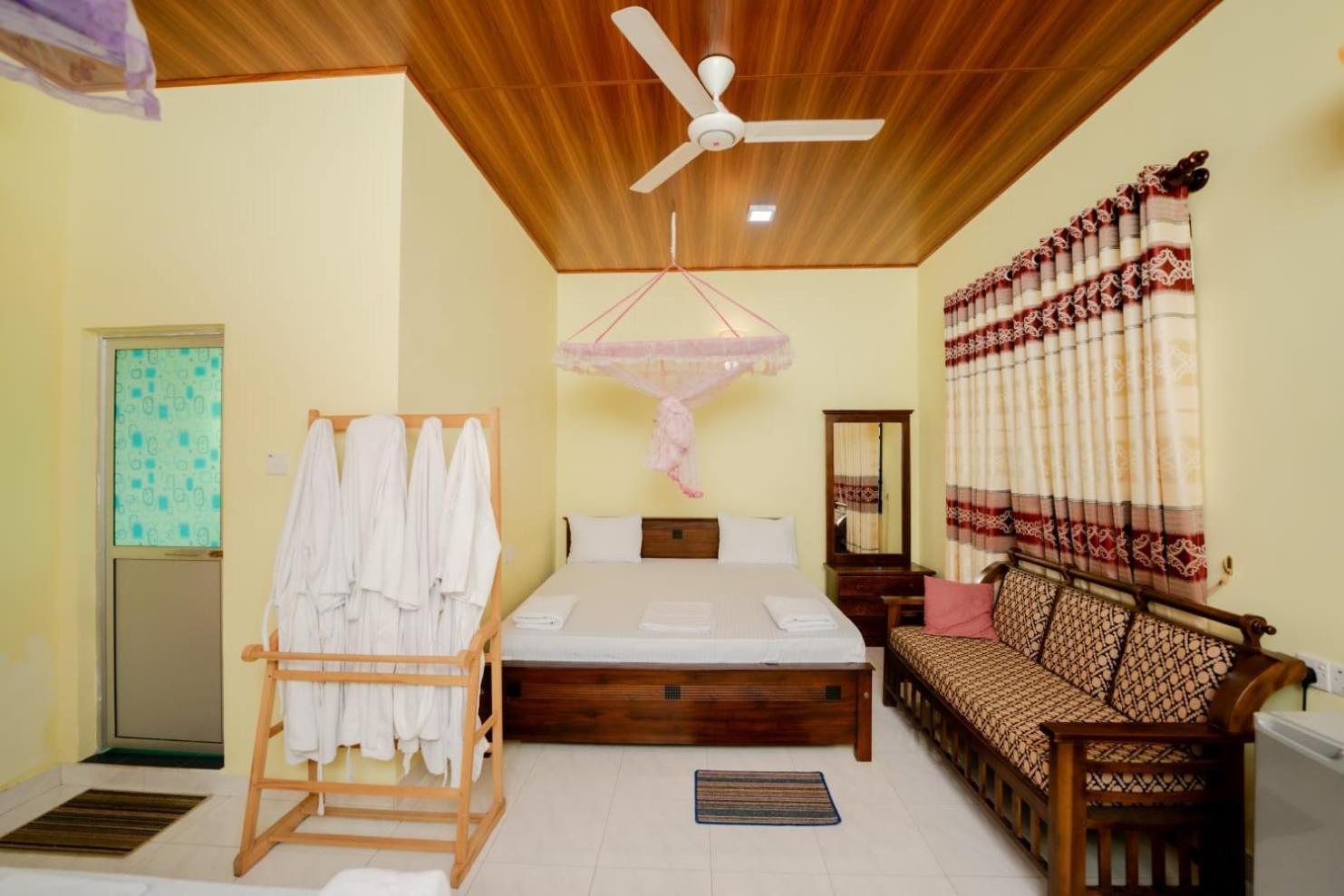 Suwani Pinnawala Homestay Zewnętrze zdjęcie