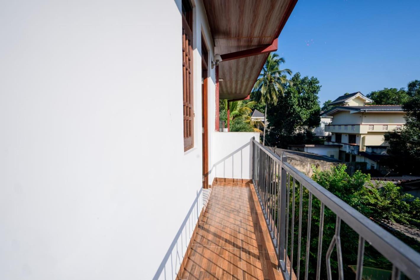 Suwani Pinnawala Homestay Zewnętrze zdjęcie