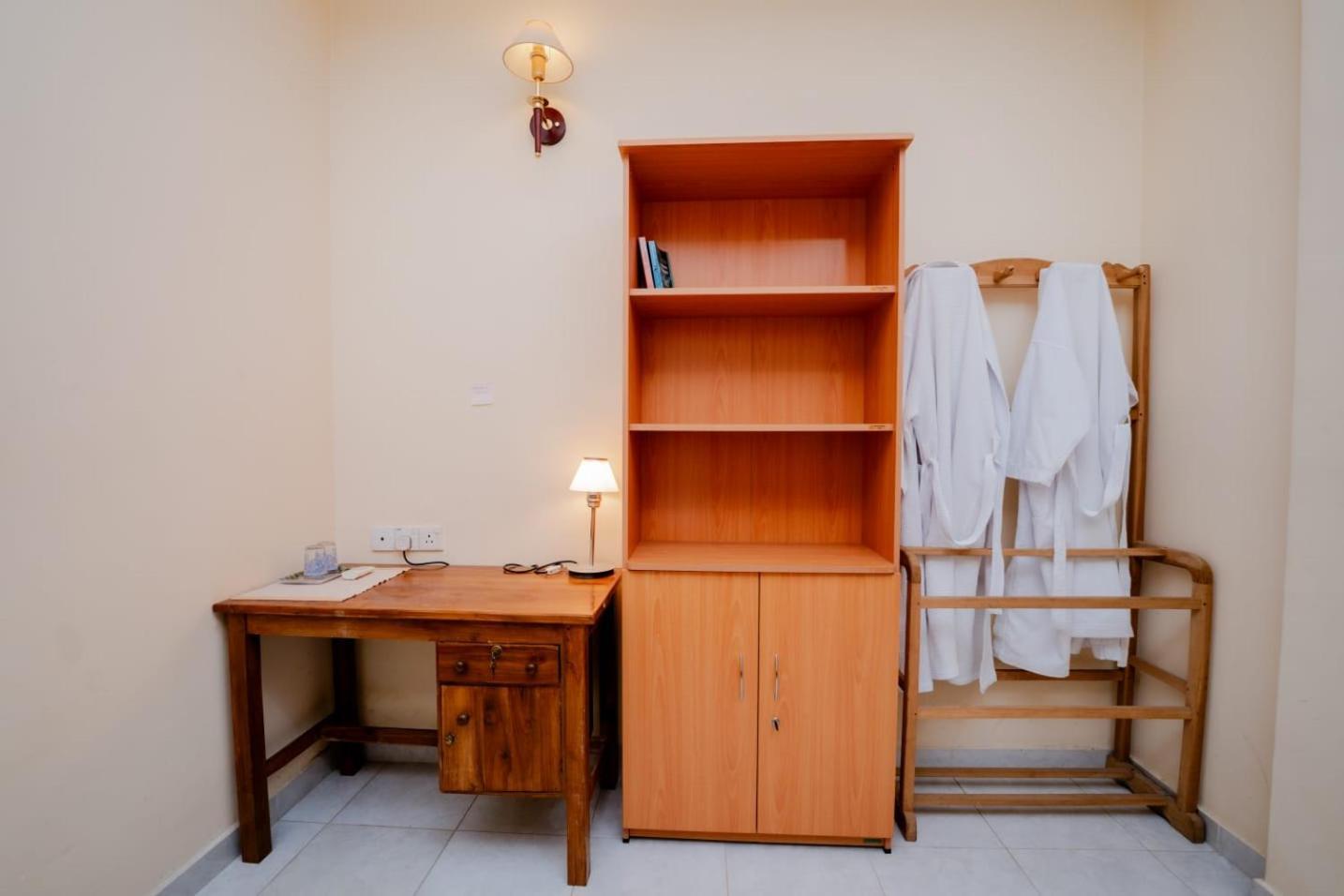 Suwani Pinnawala Homestay Zewnętrze zdjęcie