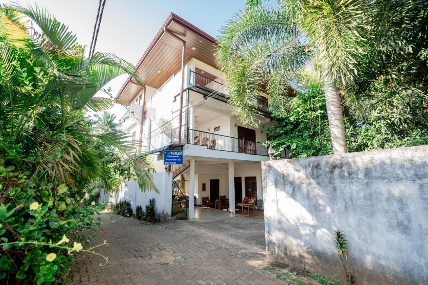 Suwani Pinnawala Homestay Zewnętrze zdjęcie