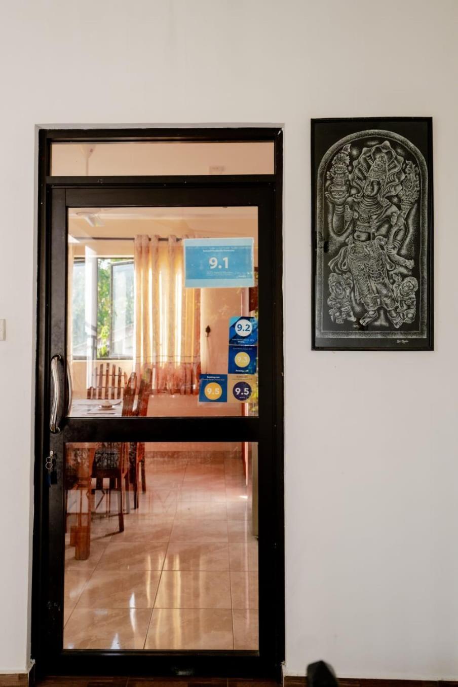 Suwani Pinnawala Homestay Zewnętrze zdjęcie