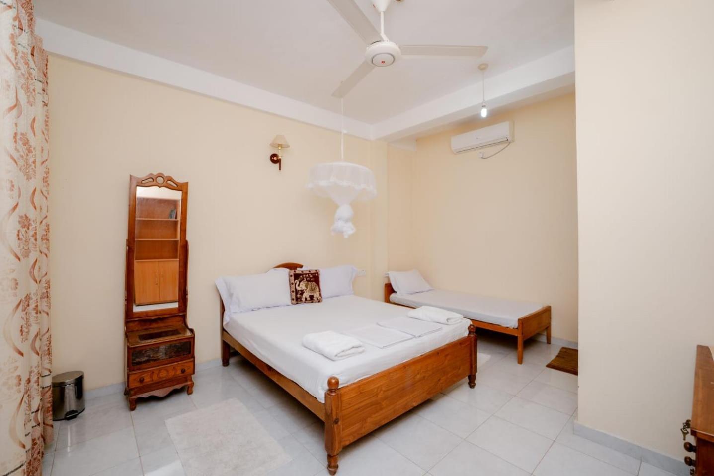 Suwani Pinnawala Homestay Zewnętrze zdjęcie