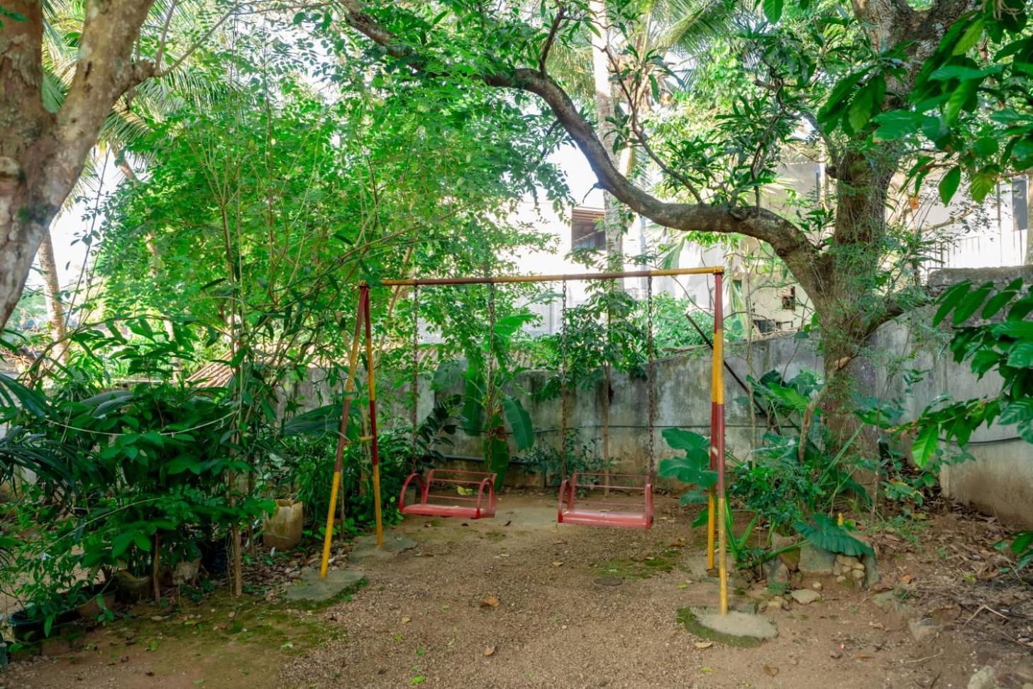 Suwani Pinnawala Homestay Zewnętrze zdjęcie