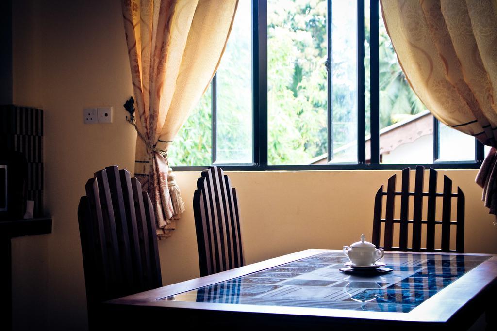 Suwani Pinnawala Homestay Zewnętrze zdjęcie